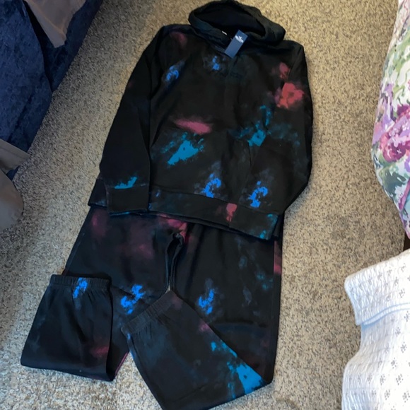Hollister Outfit **NWT** - Picture 1 of 6